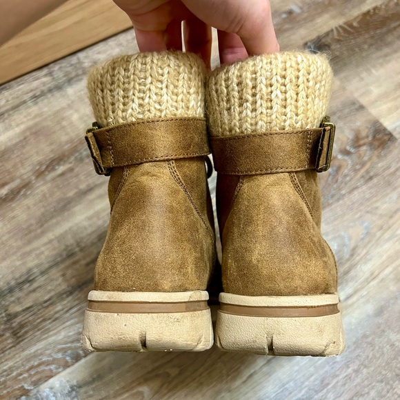 Size 8 Ankle Workboot Style Booties Cliffs by White Mountain - Picture 4 of 5